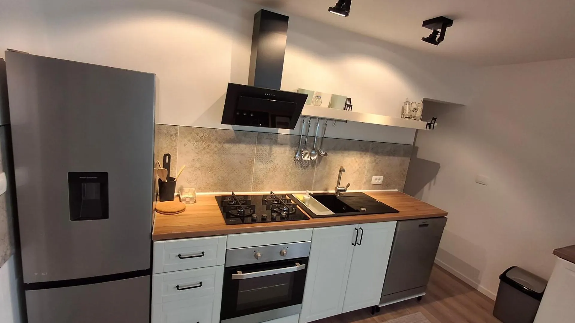 Apartmani Alma Пула 0*,  Хорватия