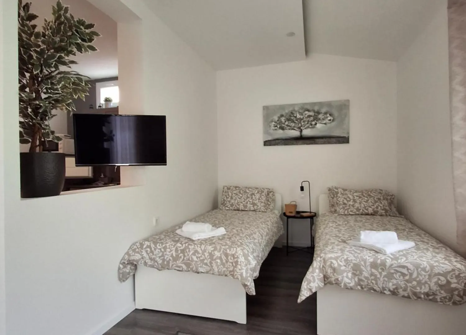 Apartmani Alma Pola 0*,